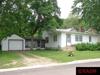 631 5th St, Lafayette, MN 56054