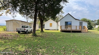 582 Five Mile Rd, Richlands, NC 28574