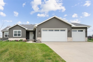 4613 Prairie Grass Ct NE, Cedar Rapids, IA 52411