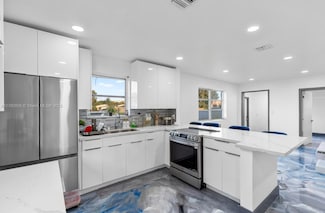 3430 NW 43rd Ave, Lauderdale Lakes, FL 33319