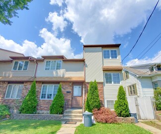 17 7th St, Staten Island, NY 10306