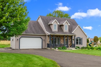 W4748 Ridgeview Rd, Elkhorn, WI 53121