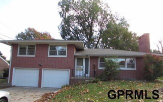 330 Bruce Dr, Lincoln, NE 68510