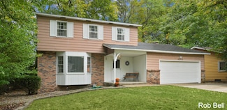 4670 Larkwood Dr SE, Grand Rapids, MI 49508