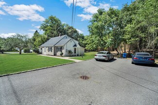 26 Lindner Place, Smithtown, NY 11787