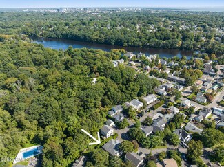 30 Rippowam Rd, Cos Cob, CT 06807
