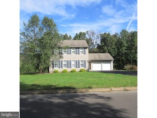 5651 Belmont Manor Dr, Pipersville, PA 18947