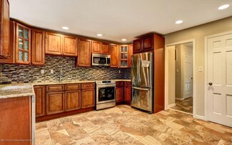 10 Lake Dr, Colts Neck, NJ 07722