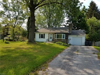 2066 Bigelow St, Akron, OH 44314