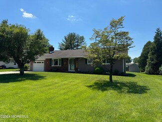 3 Kennedy Dr, Cookstown, NJ 08511