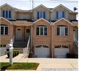 566 Riga St, Staten Island, NY 10306