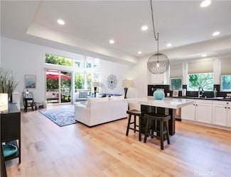 5429 Strand Unit 101, Hawthorne, CA 90250