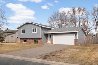 1211 Roosevelt St, Anoka, MN 55303
