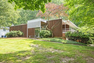 2427 Londonderry Rd, Ann Arbor, MI 48104