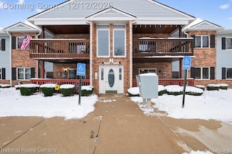 1509 Shoemaker Dr, Westland, MI 48185