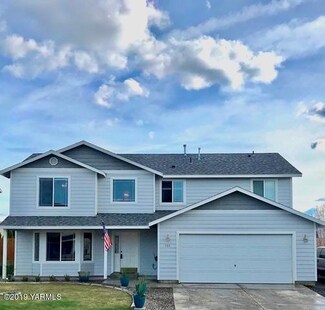 304 Rainier Ave, Moxee, WA 98936