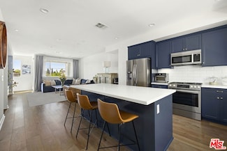 13151 Victory Blvd, Van Nuys, CA 91401