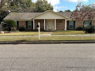 1013 Regal Dr, Mobile, AL 36609