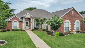 1302 High Point Dr, Pilot Point, TX 76258