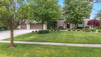 10 Smokey Ct, Bloomington, IL 61704