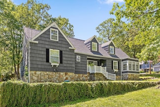 1300 Elfin Rd, Lookout Mountain, GA 30750