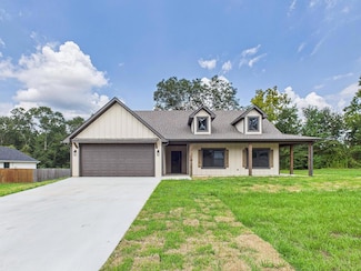 114 Shady Oaks Dr, Lufkin, TX 75904