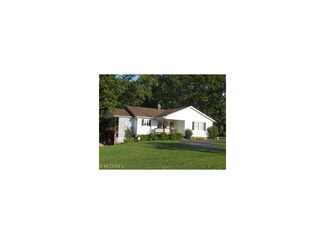 15185 Lake St, Middlefield, OH 44062