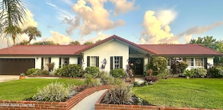 305 Sand Pine Rd, Indialantic, FL 32903