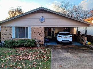 305 S Nightingale Dr, Horseshoe Bend, AR 72512