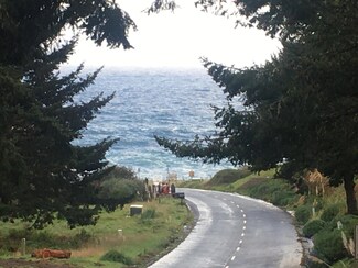 245 Albatross Rd, Shelter Cove, CA 95589