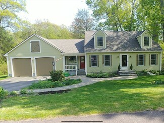 4 Longobardi Dr, Franklin, MA 02038