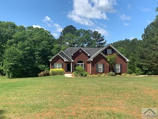66 Forest Ct, Hull, GA 30646