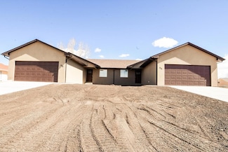 290 292 W Palomar Bay, Pueblo West, CO 81007