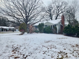 7 Blue Meadow Rd, Bristol, CT 06010