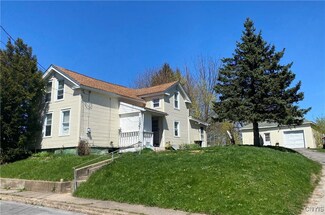 129 Lyon St, Oswego, NY 13126