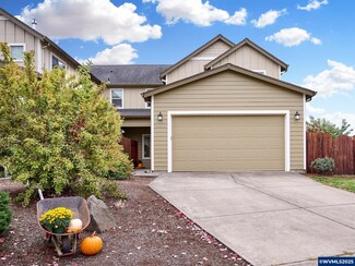 990 Sage St, Silverton, OR 97381