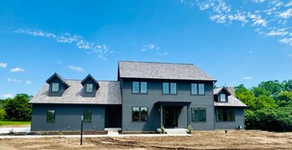 552 S Stocks Rd, Oconomowoc, WI 53066