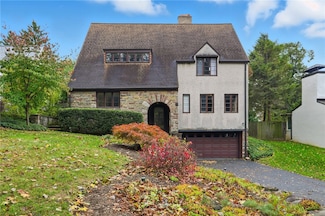 125 Summit Dr, Rochester, NY 14620