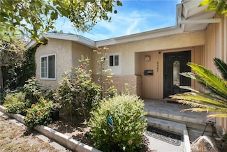 8527 Casaba Ave, Winnetka, CA 91306