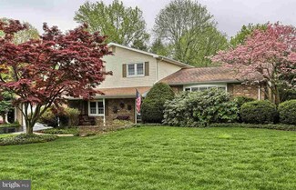 18 Enck Dr, Boiling Springs, PA 17007