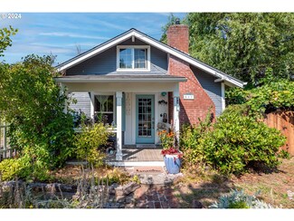 817 Liberty St, Silverton, OR 97381