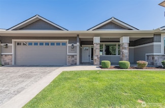 448 River Walk Dr, Wenatchee, WA 98801