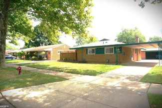 32138 Saint Annes Dr, Warren, MI 48092