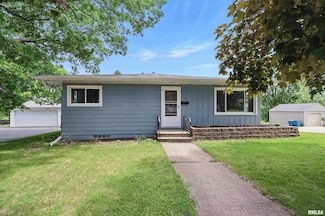 427 16th St, Silvis, IL 61282