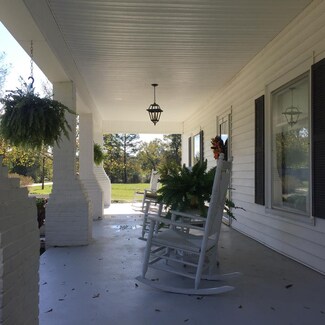 127 SW Martin Luther King jr Dr, Crawfordville, GA 30631