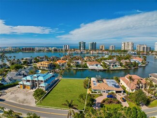 3663 Crayton Rd Unit 29, Naples, FL 34103