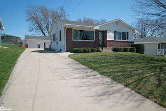 906 S 19th St, Clarinda, IA 51632