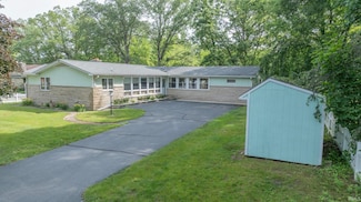 610 N Forest Dr, Winamac, IN 46996