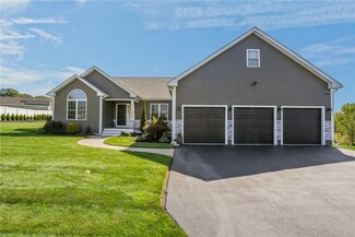 214 Danielle Dr, Woonsocket, RI 02895