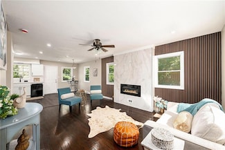 722 S Central St, Olathe, KS 66061